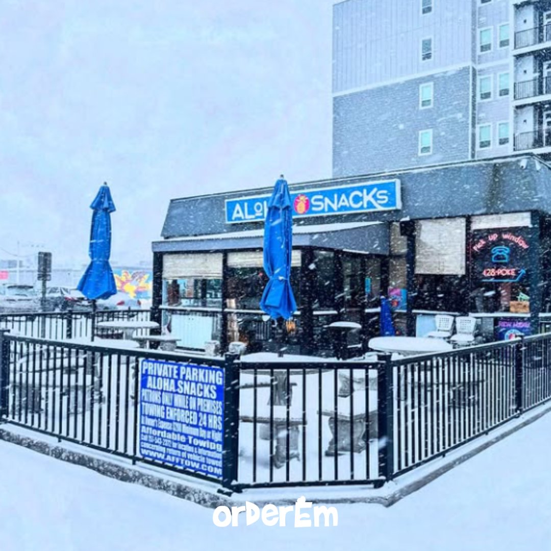 OrderEmApp's tweet image. Repost - @alohasnacksvb Epic snow!! Now let’s open!

Open today 11am-5/6ish ❄️🎯
Depending on the roads

Macadamia Nut Painkillers • Shio Ramen • Carnitas Tacos w/ Papaya Pico &amp;amp; Fried Chicken Melts all on the special board 📈

Support local lately?