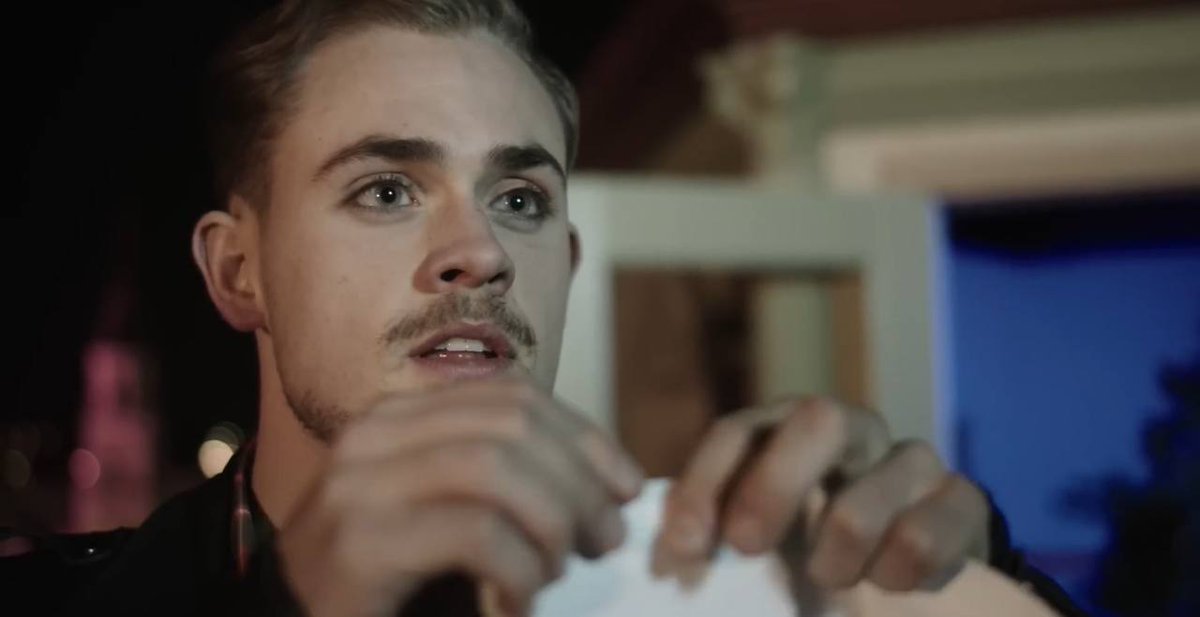 lavvecc's tweet photo. continue to love this short film cause dacre so fine and he knows this 🫨 https://t.co/4F3L1BA8z7