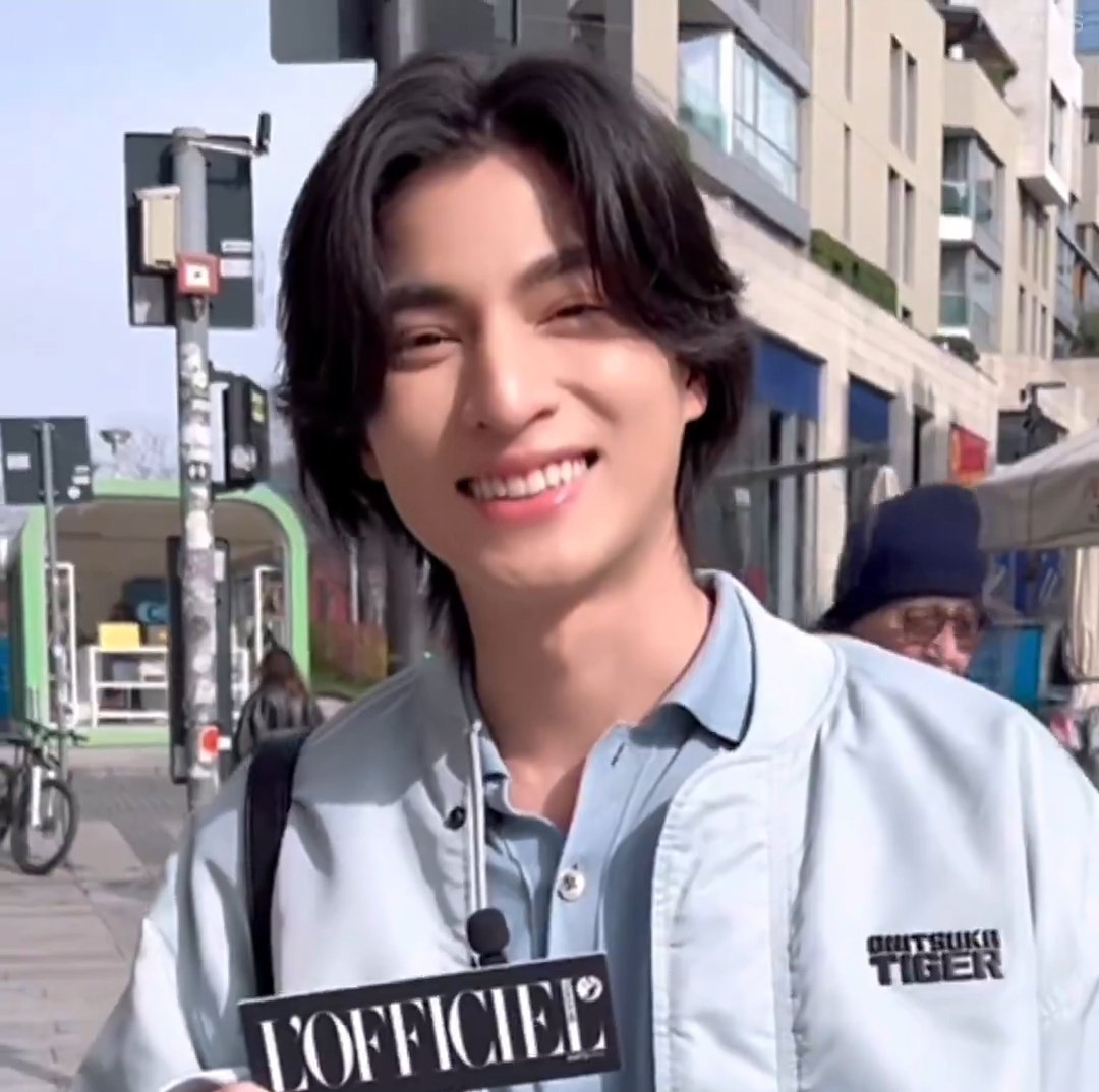 Amy30033156's tweet photo. Coming back to give support to my handsome son. So proud of u at all times.. my model son in onitsukatiger casual wear
Love the style. So cool en chique

GULF FLY FOR MFWAW25  #OnitsukaTigerAW25XGULF
#OnitsukaTigerAW25 
#GulfKanawut @gulfkanawut 
⁦@OnitsukaTiger⁩ https://t.co/n1nSH0IAkO
