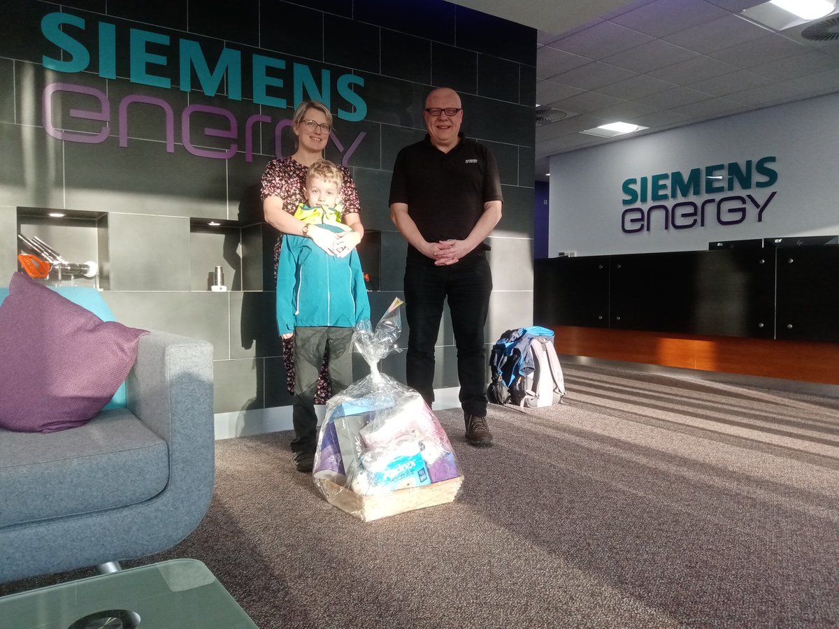 StemUlver's tweet image. ✨Here we have our second set of winners for completing the visitor feedback. ✨
Well done to Steph and Ruben, who spent the whole day at UlverSTEM last year, particularly enjoying Professor Pumpernickel and the Science Viking. Thank you to Kimberly-Clark for gifting the hamper