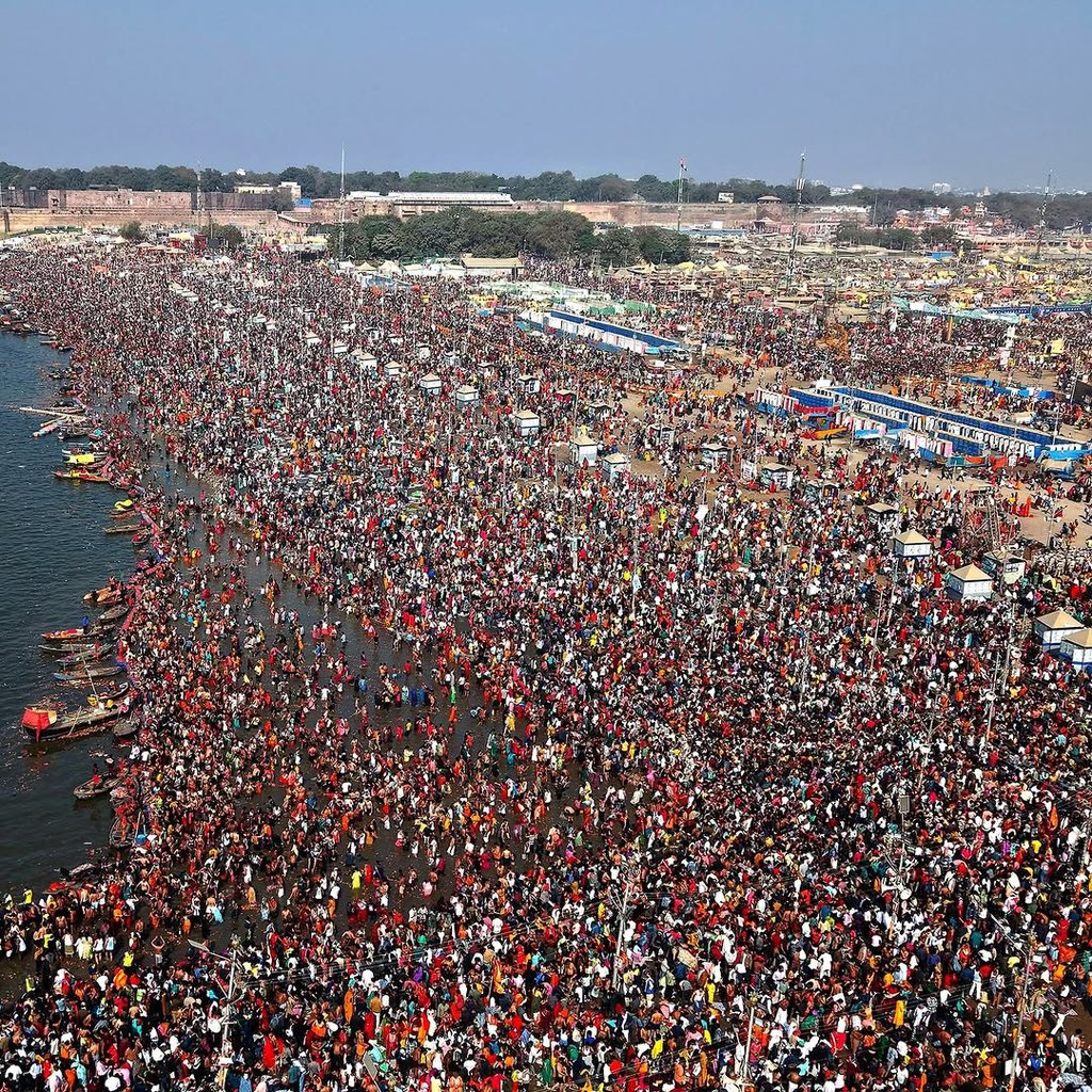 uptourismgov's tweet photo. As Mahakumbh 2025 culminates on the sacred occasion of Mahashivratri, devotees take the final holy dip, and embrace the essence of faith, unity, and devotion. The grand confluence of faith may conclude, but its spiritual glow remains eternal. 

Har Har Mahadev!

#mahakumbh #mahakumbh2025 #uttarpradeshtourism #prayagraj #triveni #sangam

@narendramodi @myogiadityanath @UPGovt @gssjodhpur @jaiveersingh099 @CMOfficeUP @MahaKumbh_2025 @MEAIndia @MukeshMeshram @InfoDeptUP @incredibleindia