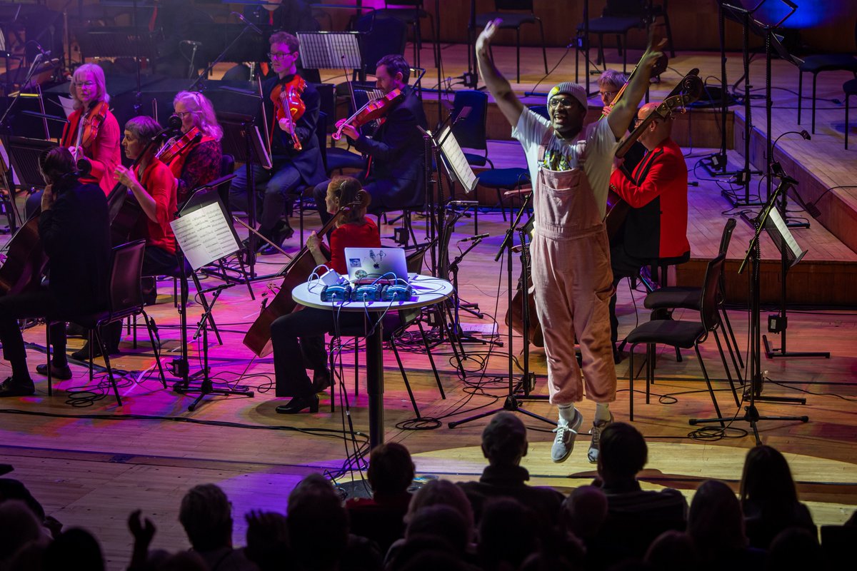 London Mozart Players (@mozartplayers) on Twitter photo Now that’s what joy looks like! 🪩
Luminous Starchild brought the party to Changing Seasons with his electronic take on Vivaldi’s ‘Autumn’. Alongside his cute-core beats, some truly electric dance moves stole the show 🕺
📷 <a href="/mdgascoigne/">Marc Gascoigne</a> Now that’s what joy looks like! 🪩
Luminous Starchild brought the party to Changing Seasons with his electronic take on Vivaldi’s ‘Autumn’. Alongside his cute-core beats, some truly electric dance moves stole the show 🕺
📷 <a href="/mdgascoigne/">Marc Gascoigne</a>