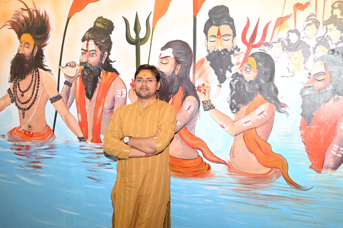 ITC_SaurabhP's tweet photo. महाशिवरात्रि पर महाकुंभ २०२५ के पूर्ण होने पर आ�� "कला कुम्भ" की अद्भुत कलाकृतियों के बीच। 
#MahaKumbh2025
#PrayagrajMahakumbh2025
***
@IndiathinkOrg @IRFayodhya @CEC_ITC @kumbhconclave @MahaaKumbh https://t.co/mSsz5n9JFQ