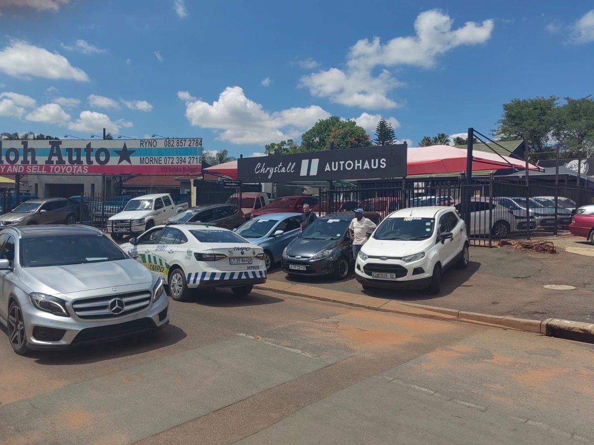 nasiphim's tweet photo. Bagaetsho, akere we want you to buy legitimate cars. To achieve this, we must get rid of illegal car dealerships, just as we did in Region 2 today. We will reclaim this city, one by one 🙏 https://t.co/rBeIMWpK2t
