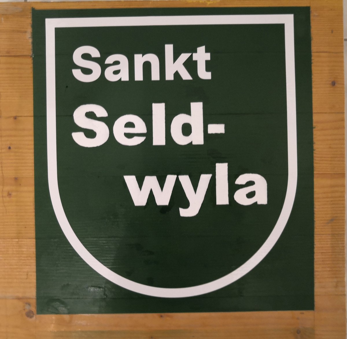 Amt für Baubew. <a href="/MarkusBuschor/">Markus Buschor</a> warum wird das Gewässerschutzgesetz bei Parkplätzen und freigelegten Bächen nicht angewendet? <a href="/PeterJansSG/">Peter Jans</a> <a href="/MariaAPappa/">Maria Pappa</a> <a href="/DonatKuratli/">Kantonsrat Donat Kuratli</a> <a href="/IvanFurlan/">Ivan Furlan</a> <a href="/kantonsg/">Kanton St.Gallen</a> <a href="/stadtsg/">Stadt St.Gallen</a> <a href="/HEV_Stadt_SG/">HEV Stadt St.Gallen</a> <a href="/SRFinvestigativ/">SRFinvestigativ</a> <a href="/walterlocher/">Walter Locher</a> <a href="/Juliane_Miz/">Julia Nehmiz</a>