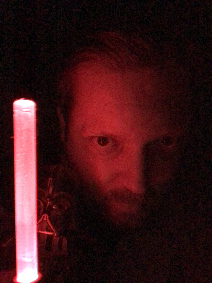 Nachdem ich gehört habe, dass <a href="/starwars/">Star Wars</a> Episode III nochmal in die Kinos kommen soll…