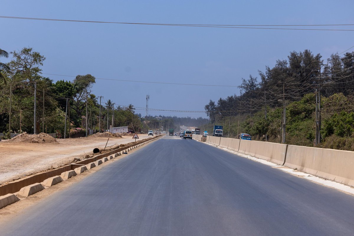 Mombasa is on the move!

Today, I had the privilege of accompanying H.E. President William Samoei Ruto on a development tour of our great county, witnessing first-hand the transformation that strategic infrastructure investments are bringing to our people.

✅ We officially