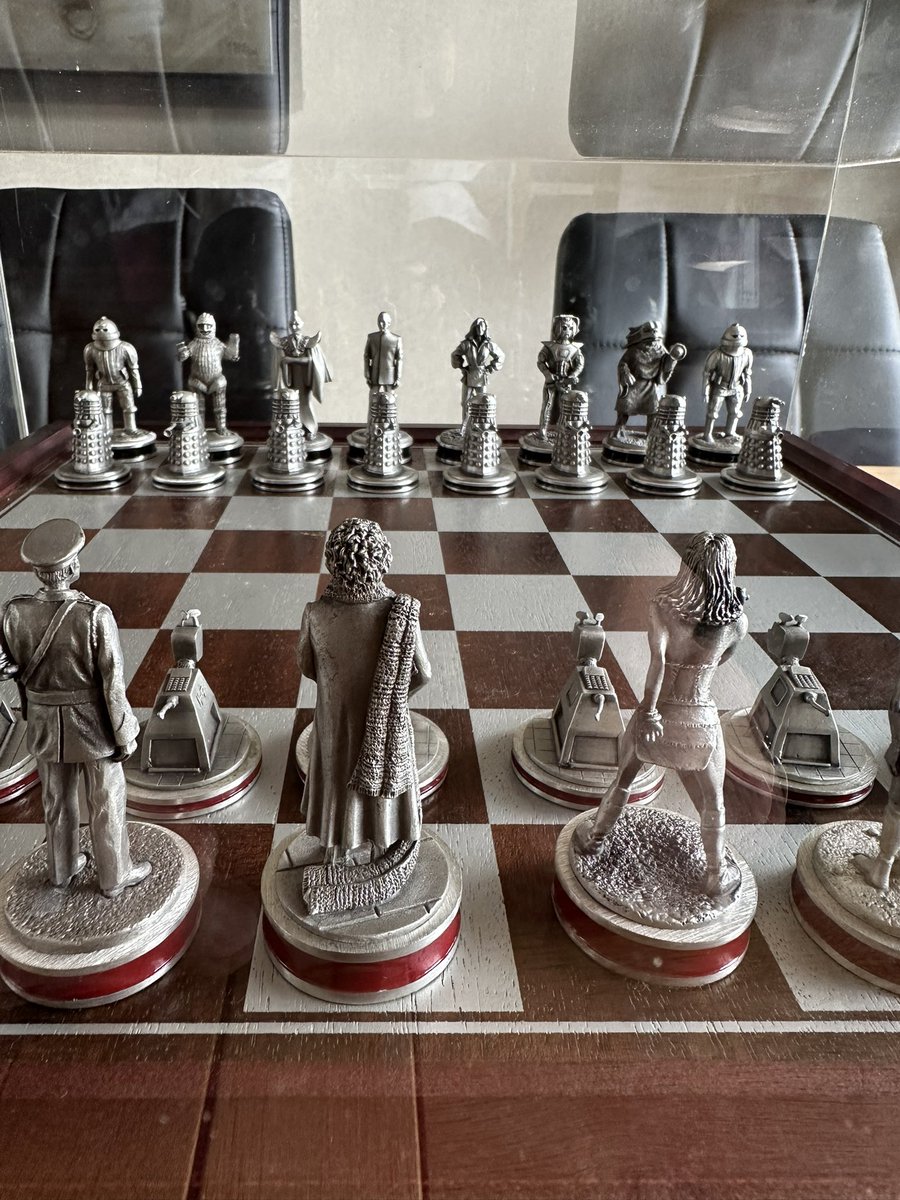 Played my first game of chess in years on a wonderful Dr Who chess set and I lost!

Good game though. Next time I will be more prepared ♟️

#hobbies #chess #chessgames #drwho #drwhofandom #collection #collectables #wednesdaymood #braingames