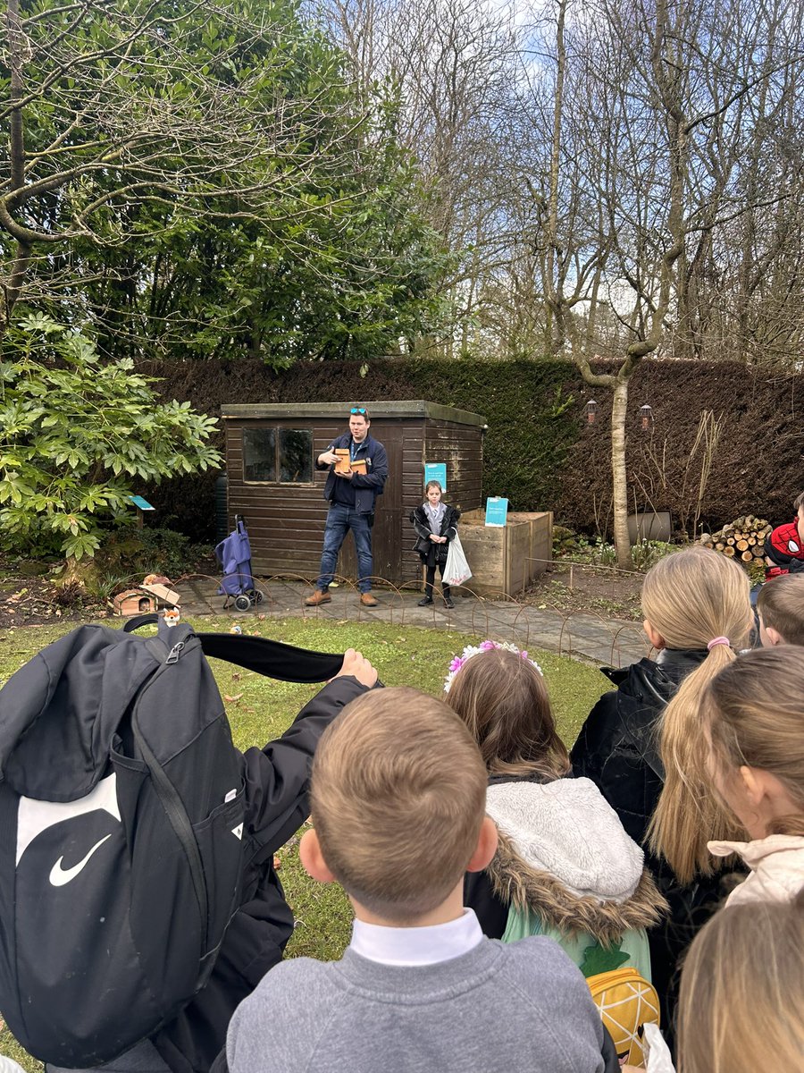 DeePointPluto's tweet photo. We had the best time at Chester Zoo on Monday! We saw so many awesome animals, what a great way to start off the new half term! Huge thanks to Alex @LearnatCZ, we learnt so much! @DeePointPrimary https://t.co/7qZ6d8Rb4Z