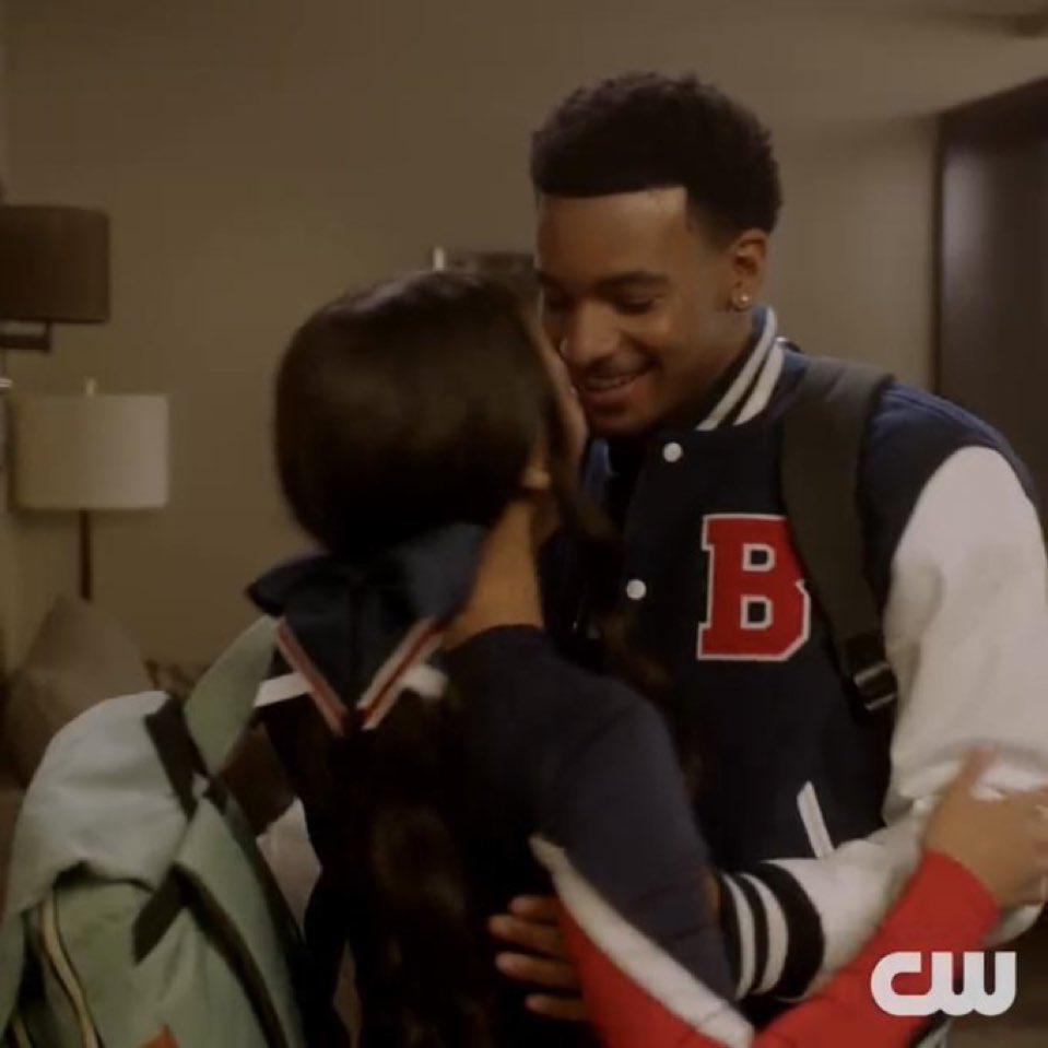 jordaylasfilm's tweet photo. IM SORRY BUT football player x cheerleader ship got me https://t.co/GY582zI1Xu