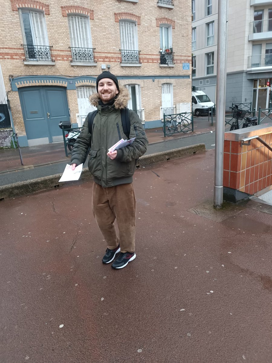 Les communistes #Asnières toujours mobilisés contre les fermetures des classes !
✊️Défendons l'école publique !
👉asnieres.pcf.fr