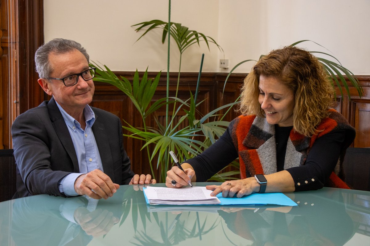 El Campus Docent SJD i l’Institut Català de la Salut (<a href="/icscat/">ICS. Generalitat</a>) han signat un conveni per col·laborar en docència, aprenentatge, gestió del coneixement i formació contínua. L’acord inclou el desenvolupament i direcció del Postgrau en Seguretat i Qualitat Assistencial i Legal.