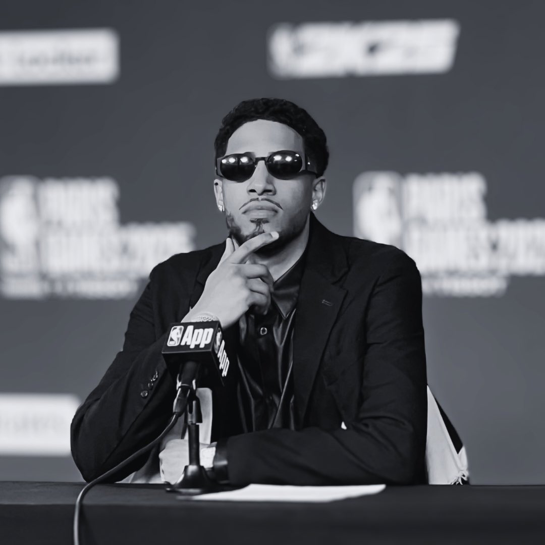 The ABN0RMALITY plays basketball today.