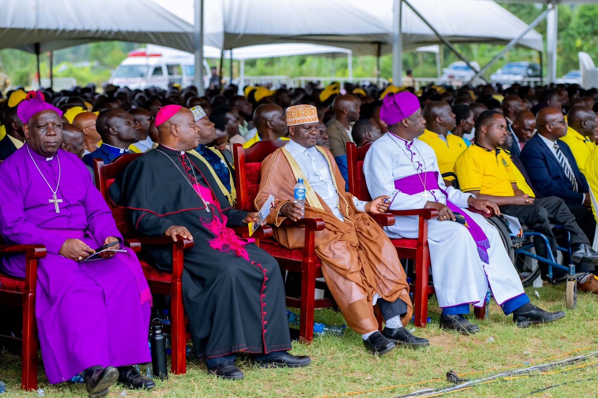 From Kashari, I drove to Bushenyi to engage with the leaders from Ankole sub-region. In our discussions, I reminded the leaders about four things: Wealth, skills, jobs and development.

If the money we put in PDM were to be put in making roads, etc, we would have many good roads