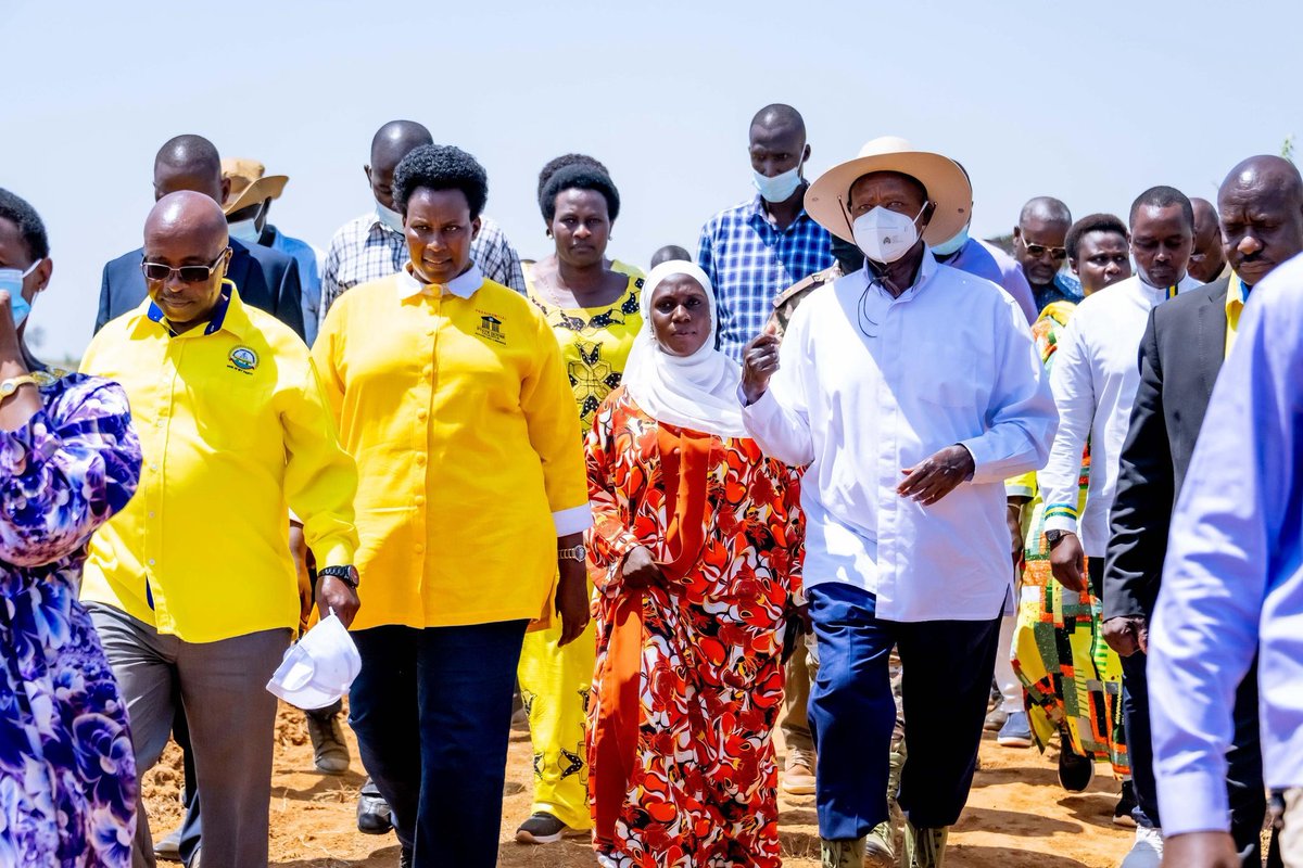 JaneBarekye's tweet image. Today, H.E @KagutaMuseveni officially commissioned Ankole Presidential Industrial Hub located in Kashari, Mbarara. We thank him for his visionary leadership in establishing these youth skilling hubs, which are already transforming the lives of young people across the country by…
