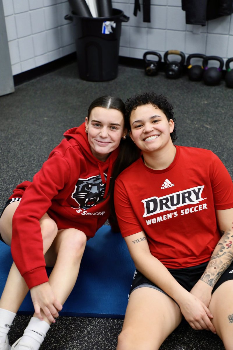 drurywsoc's tweet photo. Back to work 🏋🏻‍♀️💪🏼

#Rolljunglekitties #duwork #onedrury https://t.co/zTizFNrAZB
