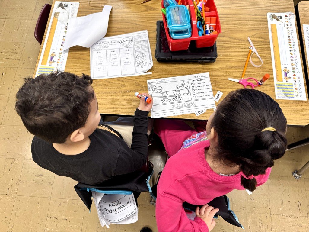 Ram Pride (@whufsdrams) on Twitter photo ๐โ๏ธ <a href="/CornwellAveES/">CornwellAveES</a> is alive with learning this week! From interactive whiteboard math lessons to small-group literacy centers, students are thriving. Seeing their independence, collaboration, & joy in our colorful learning spaces reminds us why education matters. #Whe #RamPride ๐โ๏ธ <a href="/CornwellAveES/">CornwellAveES</a> is alive with learning this week! From interactive whiteboard math lessons to small-group literacy centers, students are thriving. Seeing their independence, collaboration, & joy in our colorful learning spaces reminds us why education matters. #Whe #RamPride