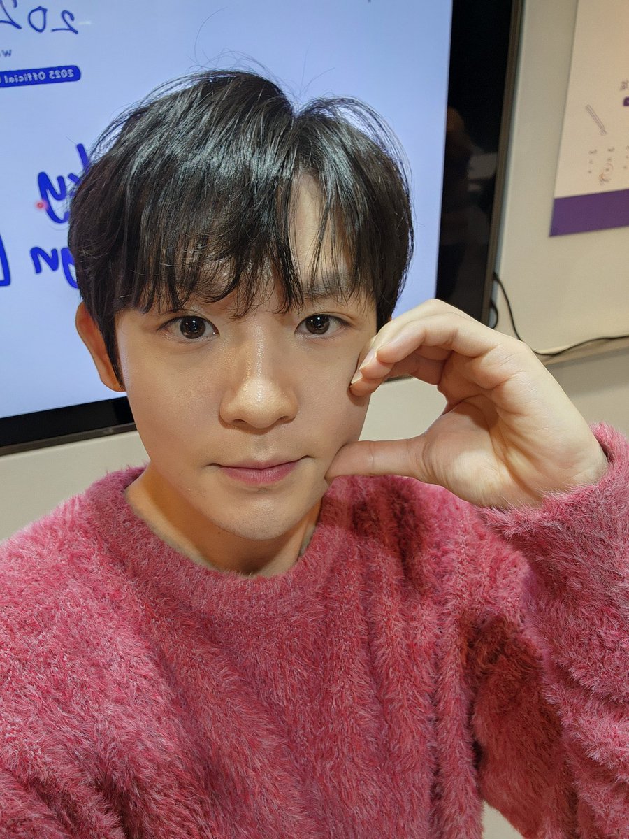 nielismybbygrl's tweet photo. HAPPY BIRTHDAY LOVELY RICKY🫶🫶
i hope you have the best day ever!! penguin ricky stay warm and safe 🥹💜
#LavenderDawnWithRicky 
#유창현_30번째_보라빛새벽 https://t.co/LSXVIQiiDm