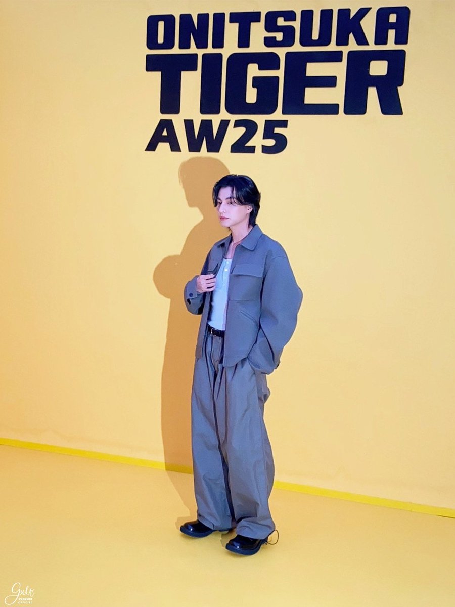 Gulfkanawutofc's tweet photo. ลุควันนี้ หล่อมากกกก 🐯🥰

GULF​ X ONITSUKA​ AW25
#OnitsukaTigerAW25XGULF
@gulfkanawut https://t.co/3LNPF5ZeRP