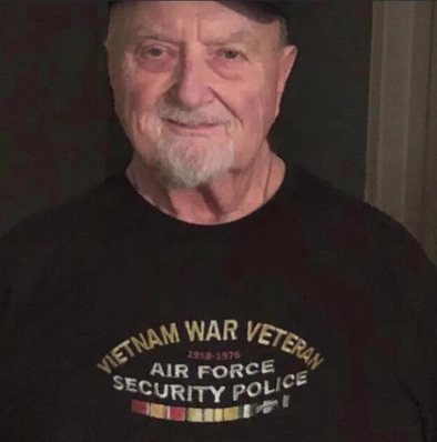 SnarkyMedia's tweet photo. #KlanWatch
Meet racist #MAGAfuck George Meadows of Conway, AR. He thinks that Arkansas and Little Rock can be made great again by denying Black citizens their 2nd Amendment Right right to bear arms. Georgy has two FB pages to spread hate when one gets sent to FB jail. https://t.co/FoDEMkJ3Hx
