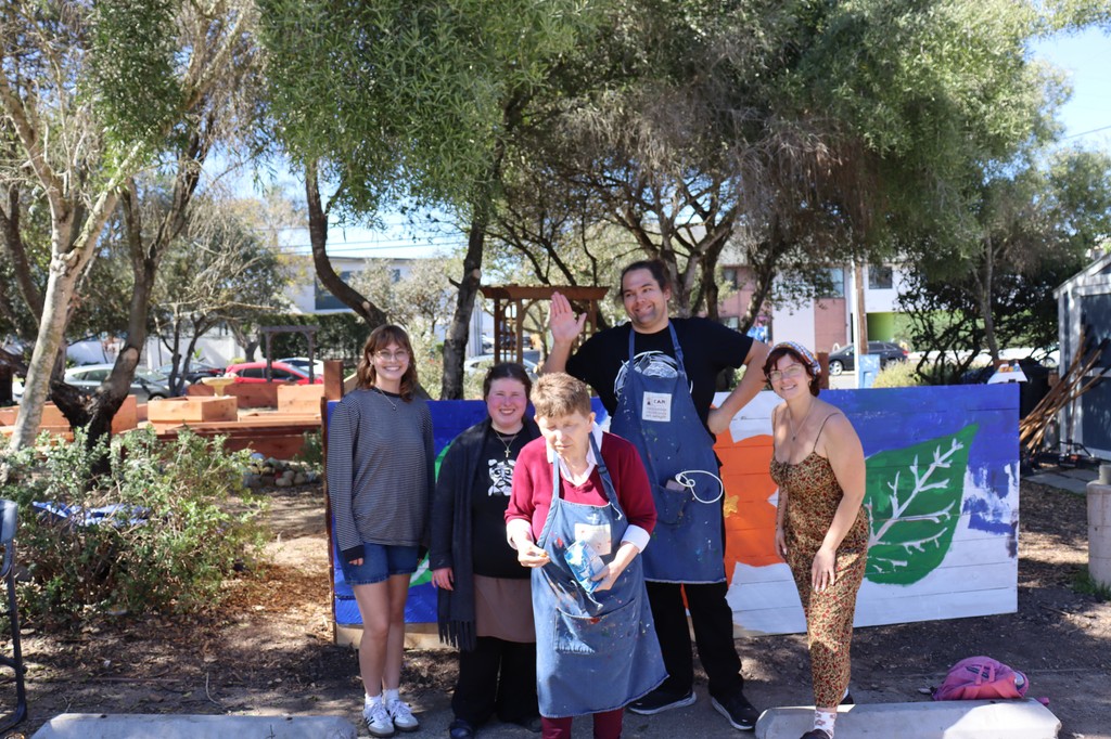 Huge thanks to <a href="/slingshot_art/">amanda</a> for joining us to help paint murals on our garden boxes! We love partnering with local organizations fostering  community together! @ivcsd @ucsbecp