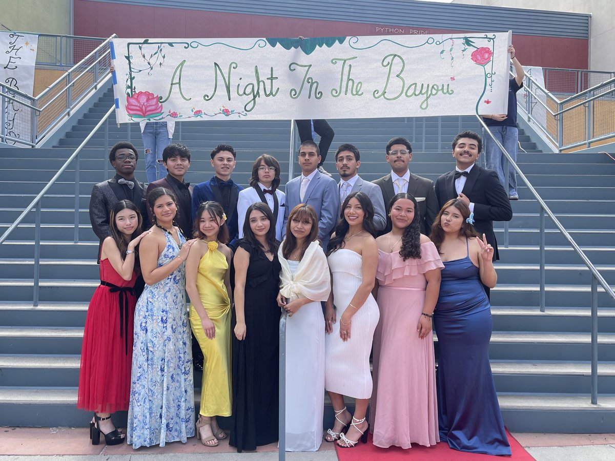2025 Prom Fashion Show! 👑✨

Our Seniors strutting the runway to show how to dress for prom with confidence and class! Prom is around the corner, we cannot wait! 💛