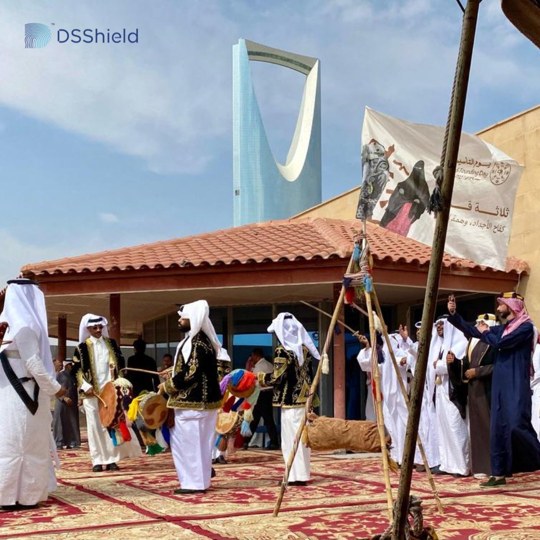 عايشين بعزها من يوم بدينا💚