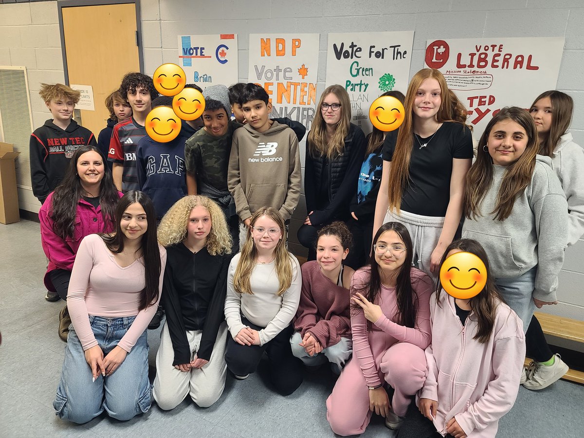 capeloa_class's tweet photo. Student vote happened today at @SMCDSB_MRO ! 🗳 https://t.co/6poc6zGnhU