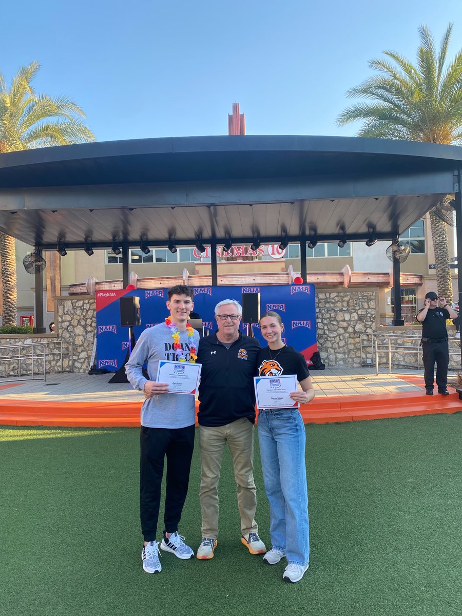 Congrats to #DoaneTF Champions of Character recipients Zach Turner and Chaney Nelson. They were recognized today prior to the NAIA Indoor Championships starting up tomorrow.