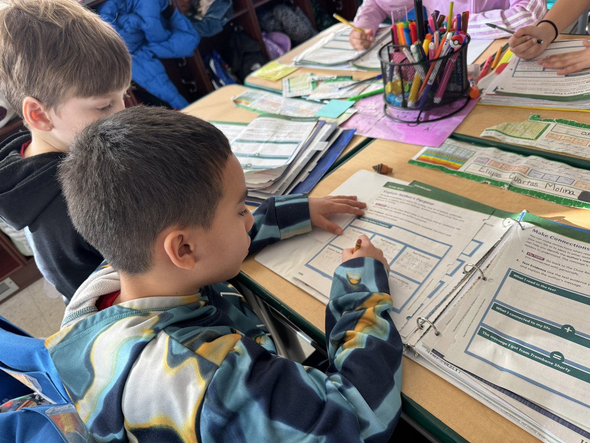 missgoldman19's tweet image. Learning keeps happening! @PSDRI_Schools @PawtSchlsonRIse @ClassroomChamps @SavvasLearning @mazdzer #bettergetsbetter #learning #classroomchampions #savvaslearning