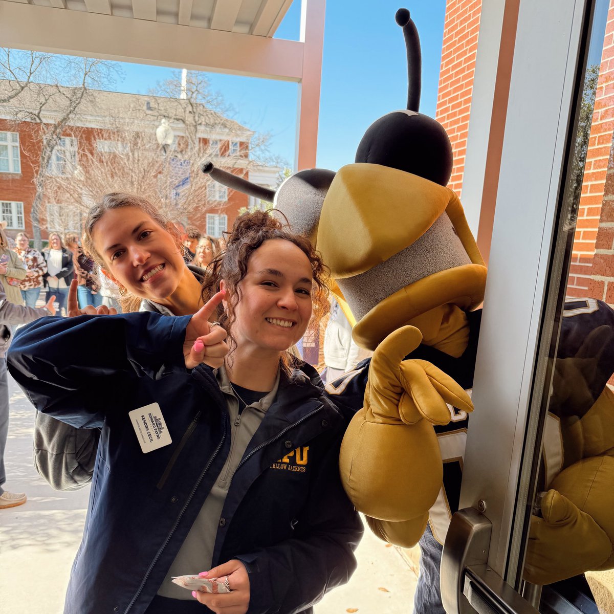 HPUTXAdmissions's tweet photo. Reminiscing on last weeks Yellow Jacket Preview! We had so much fun meeting everyone and introducing you all to HPU. 

If you haven’t signed up for Yellow Jacket Preview Junior Day already , we have another one coming up on March 5th. Click the link in our bio to sign up🔗 https://t.co/wCxklAOM4f