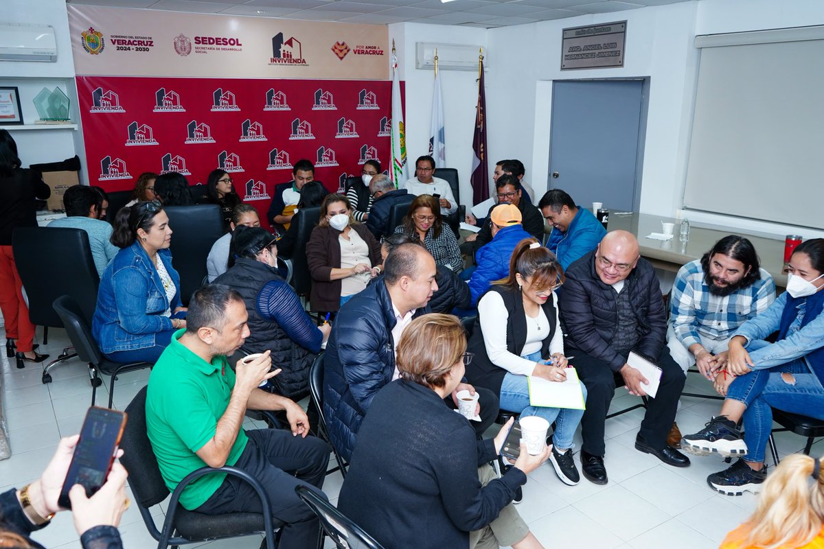 En el Día Naranja🟠, reforzamos nuestro compromiso con la igualdad. Junto a la Unidad de Género de la <a href="/CGEVeracruz/">Contraloría General del Estado</a>, continuamos capacitando a nuestro personal en perspectiva de género, lenguaje incluyente y no sexista.

#PorAmorAVeracruz ❤