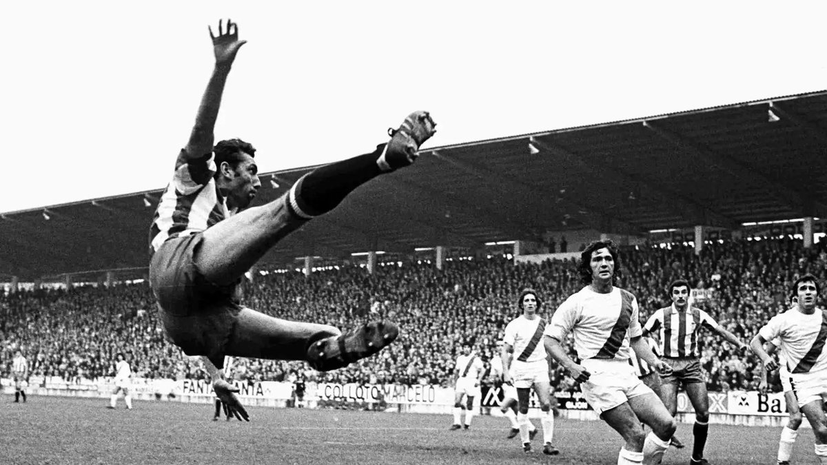 Losotros18's tweet image. Siete años sin Quini, la persona por encima de la leyenda futbolística 
                                                   ❤️
 23 de septiembre de 1949 - 27 de febrero de 2018

#SiempreQuini #EternoQuini #EternoBrujo