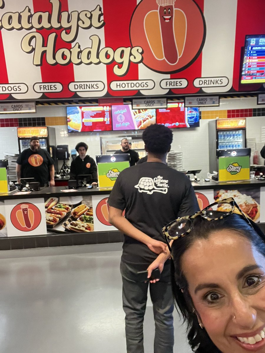 AryaCampaigns's tweet photo. Yay! Trying @CatalystHotdogs 🌭🌭🌭🌭🌭at #Xfinity before the TERPS #CrabFive Hammer @michiganstateu @MSU_Basketball 🐢🐢🐢🐢🐢🐢🏀🏀❤️❤️#TerpforLife @Maryland_Alumni #Maryland https://t.co/wf6Gt0W6rh
