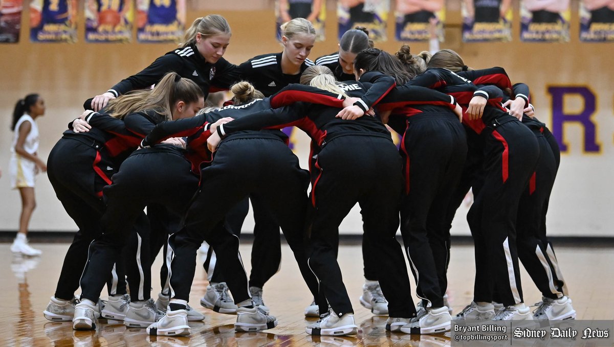 TopBillingSport's tweet image. Fort Loramie warming up to face Delaware Christian in regional semifinal.