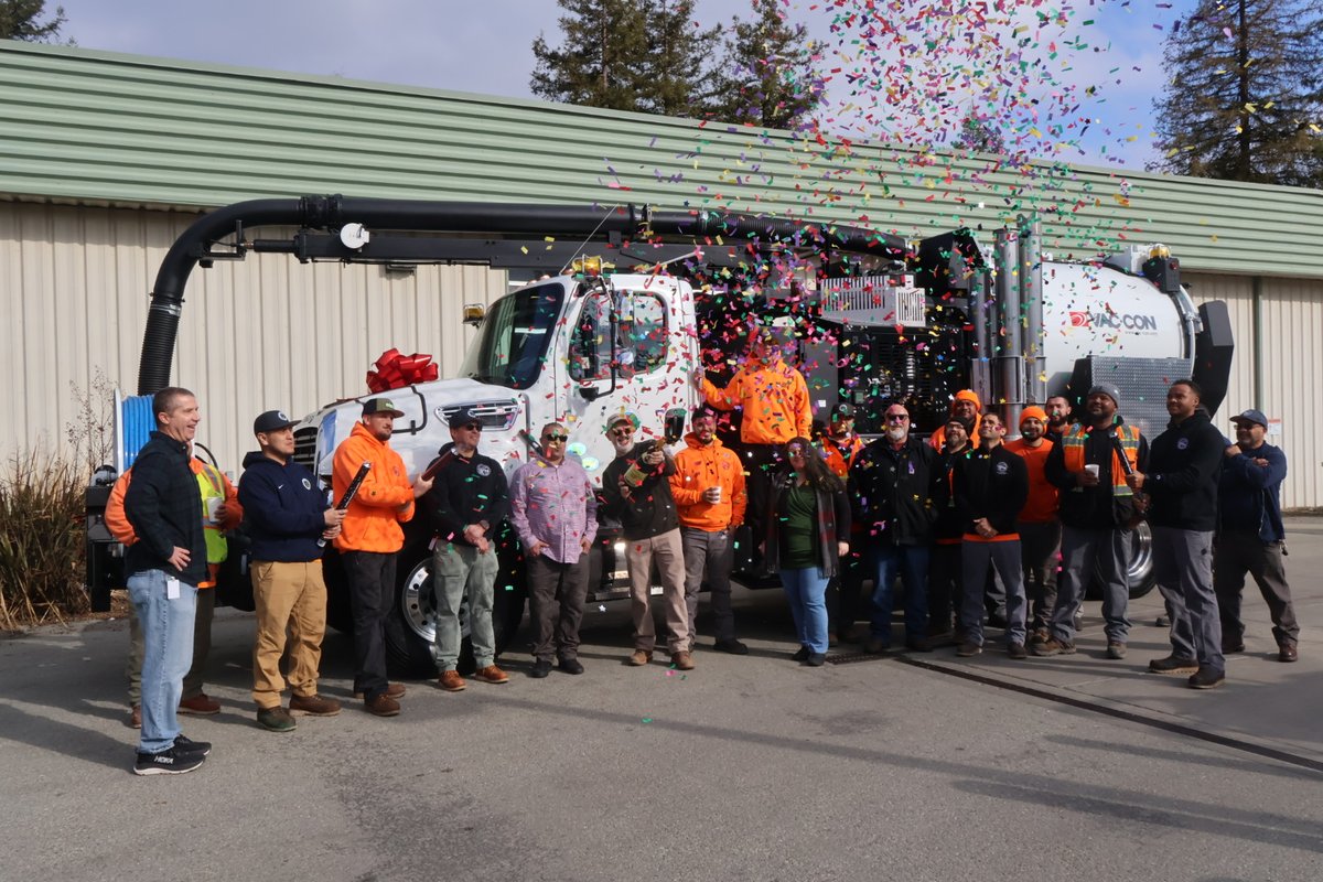 Our new Vac-Con truck is officially in service!

This high-tech vehicle will help us keep our sewer lines in top shape, ensuring a cleaner, healthier environment. 

Special thanks to Mayor Dailey for joining us at the ribbon-cutting ceremony and to our amazing Public Works staff!