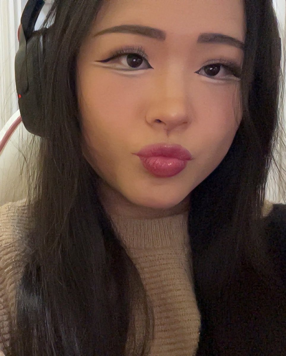 Live on twitch @ hiccup7531
Solo Q into clol later 
🦆🦆🦆