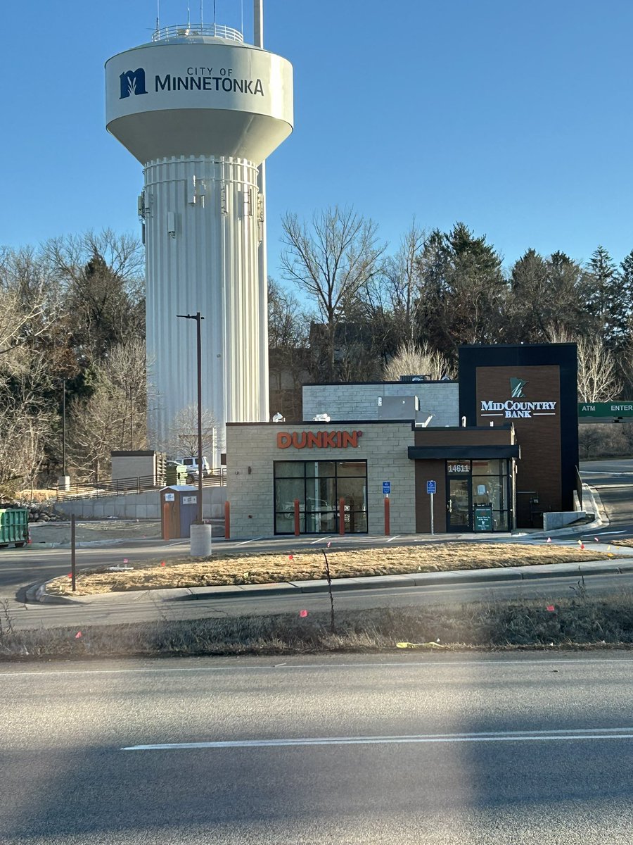 FinlanderAdam's tweet image. New place in neighborhood for foo foo coffee drinks and donuts.  Changes everything.   @DanBarreiroKFAN @Gaardsy