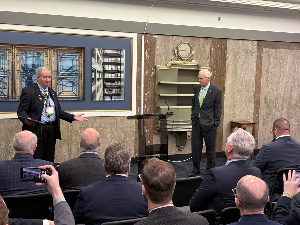 Thank you <a href="/SenRonJohnson/">Senator Ron Johnson</a> for meeting with local utilities to discuss issues important to their communities. #PublicPower #CapitolHill