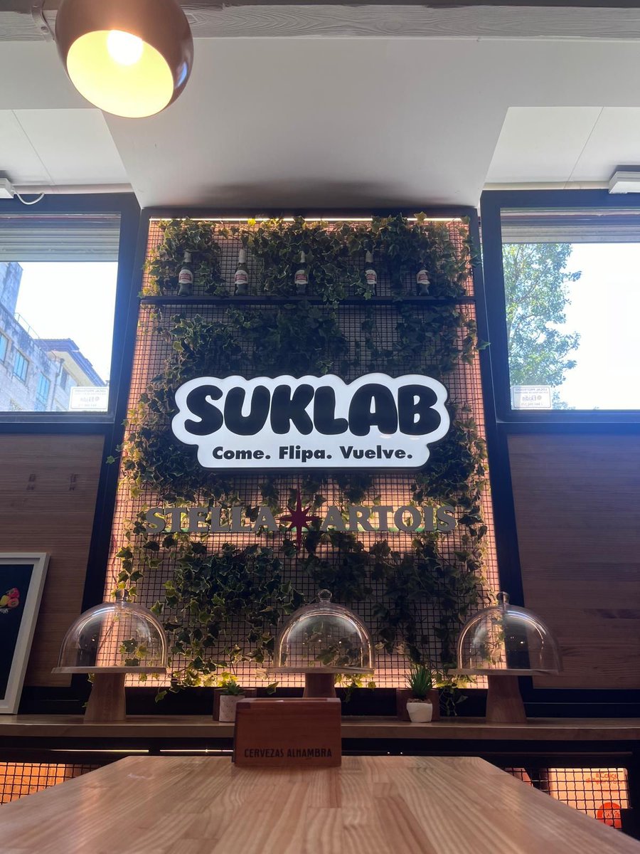 LuminososArga's tweet image. Rótulo luminoso para @suklab_ diseño de @movebranding 💡 🦜 🎨 

#luminososarga #vinilo #metacrilato #pamplonairuña #pamplonart #montajesindustriales #navarragrafías #señalética #diseñosgraficos #rotulación