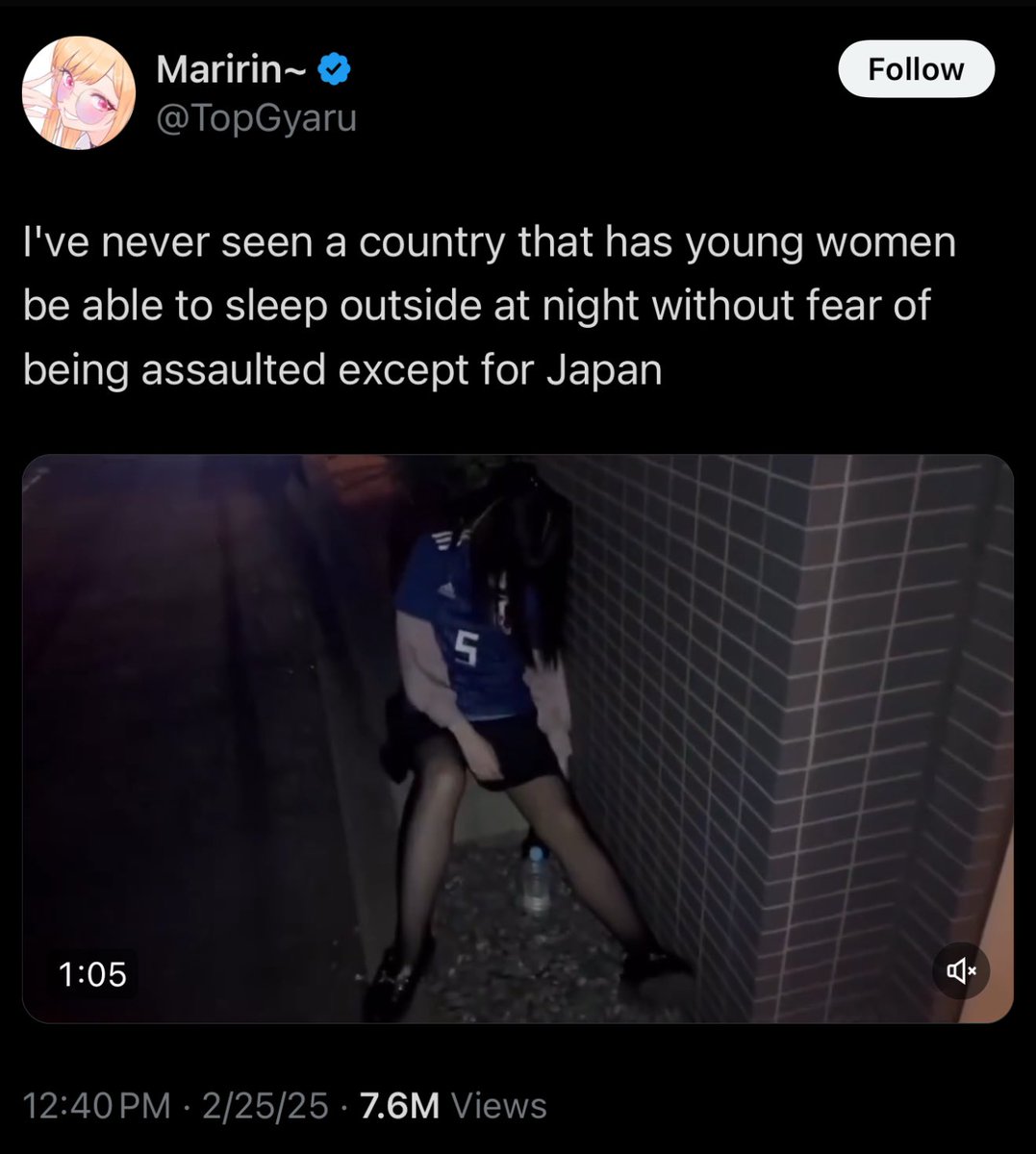 esjesjesj's tweet photo. Why do Japanese phones have a mandatory shutter clicking sound https://t.co/QYdfFohPTw