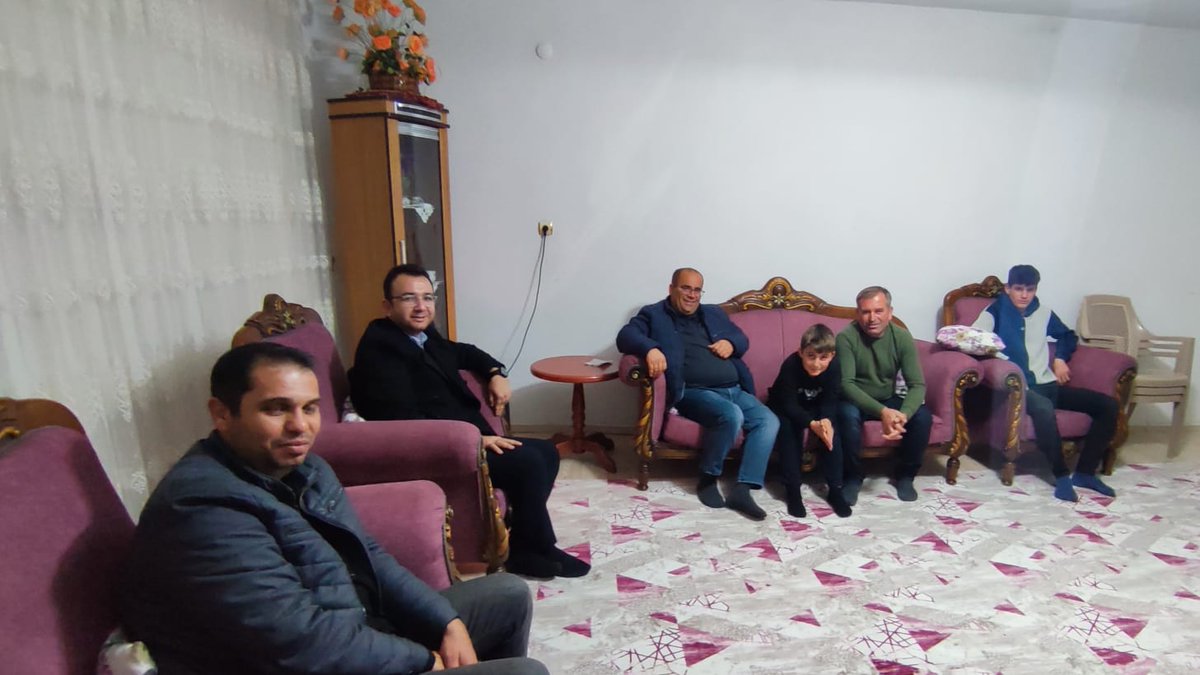 📌 İlçe Milli Eğitim Müdürü Mustafa Kaplan'dan Veli Ziyareti

İlçe Milli Eğitim Müdürümüz Mustafa Kaplan, Kalınören Ortaokulu idareci ve öğretmenleriyle birlikte veli ziyaretinde bulundu.