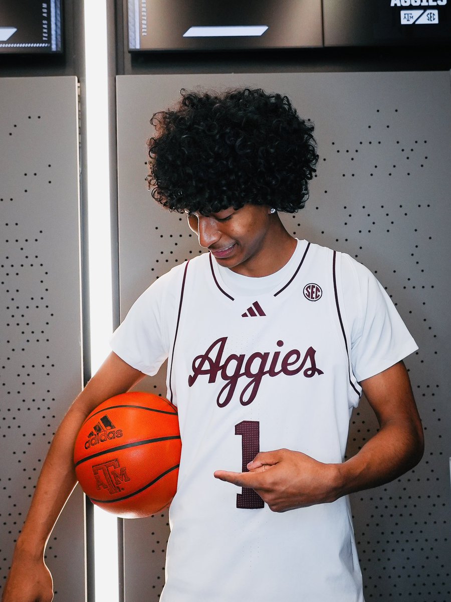 Keonte Greybear (@kgreybear2026) on Twitter photo Thank you <a href="/TeamCoachBuzz/">Buzz Williams</a> & <a href="/Lyle_Wolf/">Lyle Wolf, Ed.D.</a> for all the time you dedicated to my visit. I had a good time in College Station, touring campus, and spending one on one time with you all. #officalvisit #GigEm Thank you <a href="/TeamCoachBuzz/">Buzz Williams</a> & <a href="/Lyle_Wolf/">Lyle Wolf, Ed.D.</a> for all the time you dedicated to my visit. I had a good time in College Station, touring campus, and spending one on one time with you all. #officalvisit #GigEm