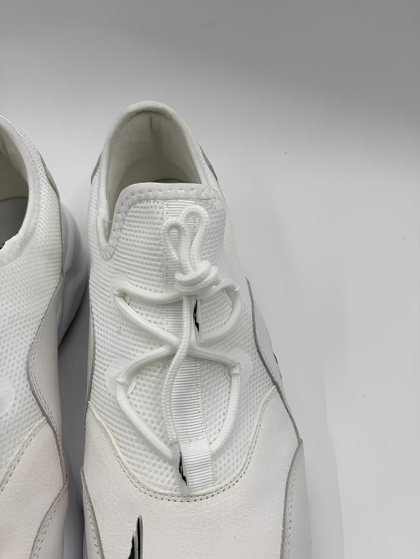 Drop your size in the comments below ⬇️