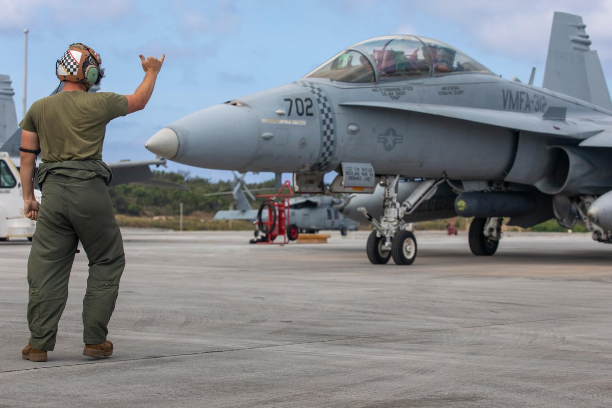 U.S. Marines tweet media
