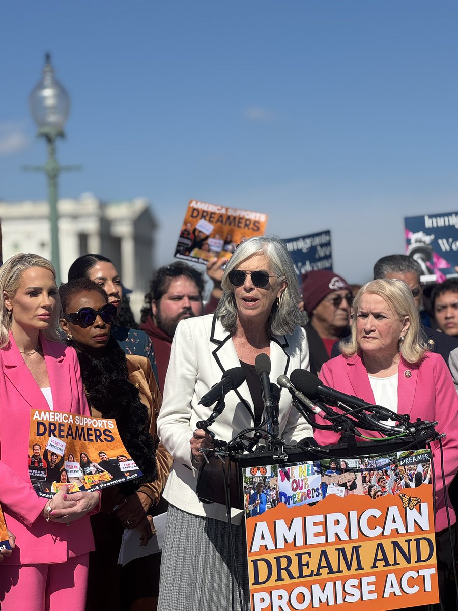 HispanicCaucus's tweet image. We stand with DREAMERS 🦋

The @HispanicCaucus is proud to support the American Dream and Promise Act.
