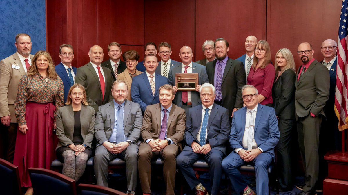 Mike Lee tweet media