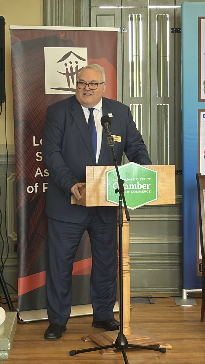 Lunch with the Mayors brought together Mayor Preston, Mayor Sloan, &amp; Mayor Jones to discuss regional collaboration, growth, and key initiatives. Thanks to the St. Thomas &amp; District Chamber of Commerce for a great discussion on our region’s future!
#TheRailwayCity