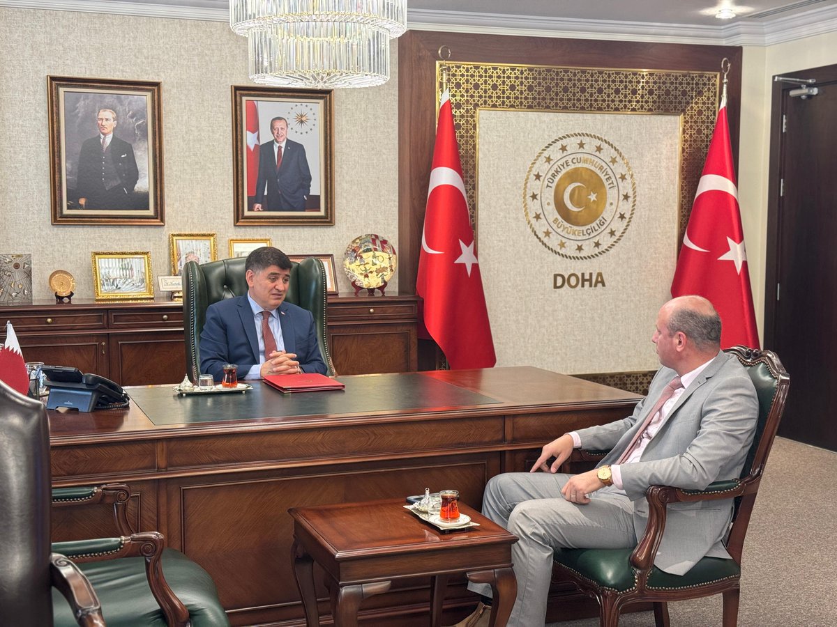 TC_DohaBE's tweet photo. Büyükelçi Dr. M. Mustafa Göksu, Katar’ın önde gelen Arapça basın ve yayın kuruluşlarından olan Al Watan Gazetesi Muhabiri Karam El Helawy ile “Türkiye’de Geleneksel Ramazan Ayı”konulu bir röportaj gerçekleştirdi.

@al_watanQatar https://t.co/nQTnpgZWVD