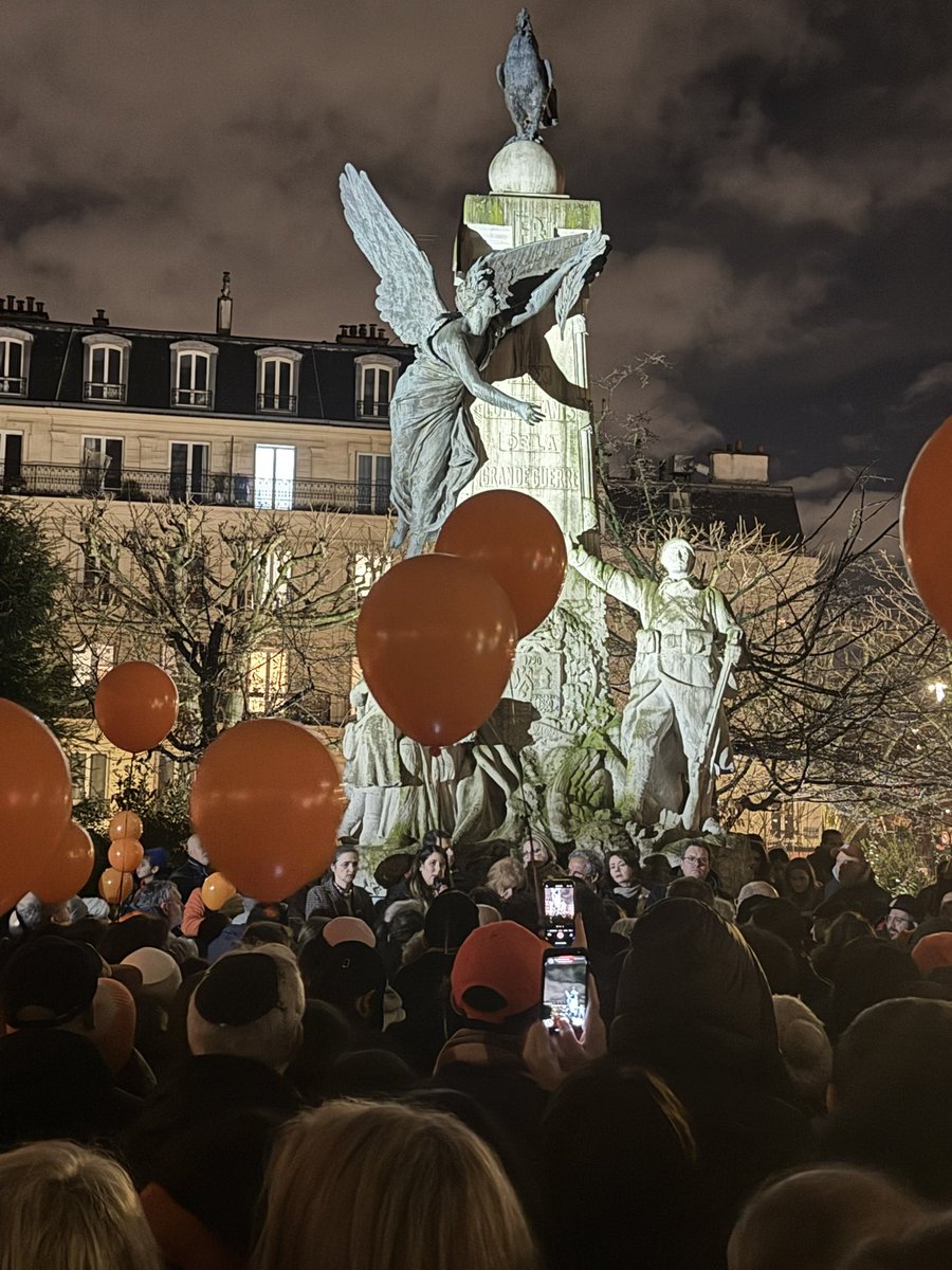dktorza's tweet image. Ce soir, mairie de Saint-Mandé nous sommes nombreux à l’hommage rendu à la famille Bibas